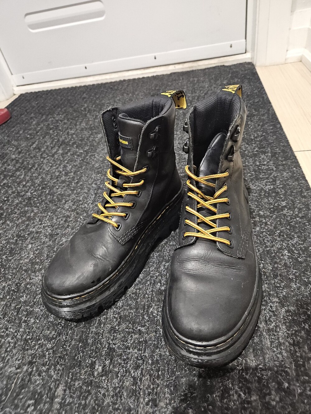 Doc Martens Women's 7 black combat boot